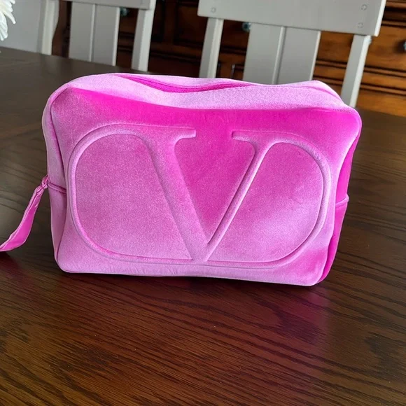 NIP Valentino Rose Pink Velvet Zip BAG - Picture 2 of 8